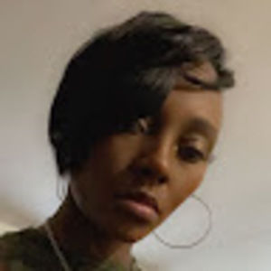 Meet your Posher, Monique